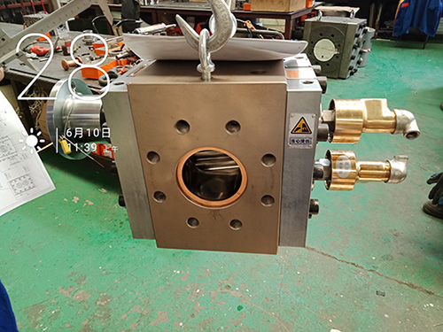 melt pump for extruder