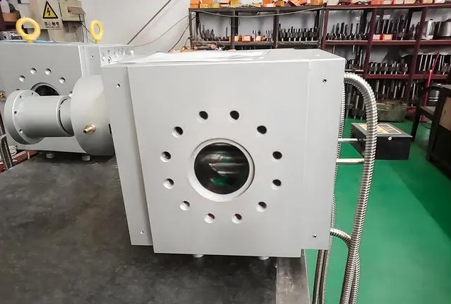 melt pump for extruder