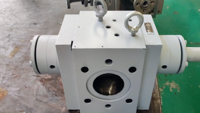 polymer melt gear pump