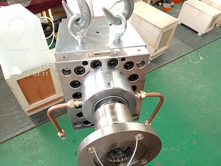 melt metering pump